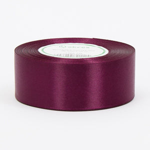 Luumunvärinen satiininauha 38 mm × 32,92 m
