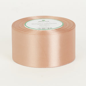 Karamellinruskea satiininauha 50 mm × 32,92 m